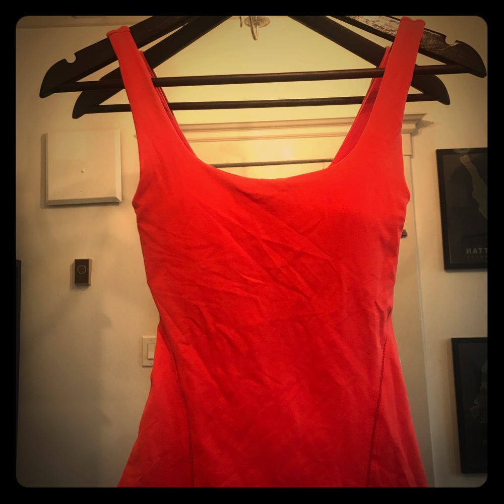 NWOT lulu red top with built in bra SZ 2